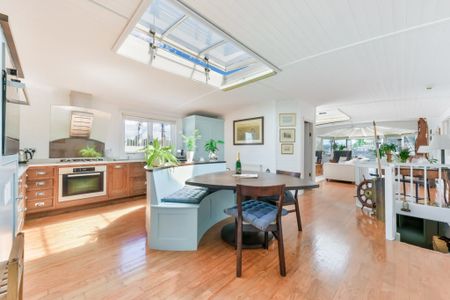 4 Bed House Boat, Prospect Moorings, SW18 - Photo 5