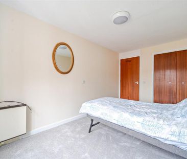 1 bedroom retirement property to rent - Photo 6