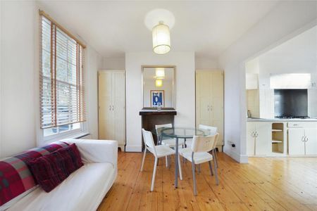 4 bedroom end of terrace house to rent - Photo 2