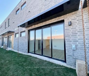 For Lease - 29 Summersides Mews, Pelham, Ontario - Photo 2
