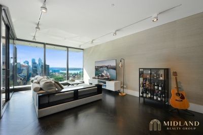 Sky-High North-Facing Luxury with Iconic Hyde Park Views - Photo 1
