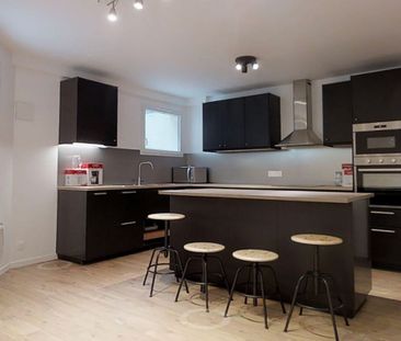 Chambre entièrement meublée et équipée de 22,1 m² avec salle de bai... - Photo 3