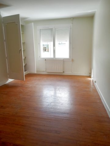 Location Maison 5 pièces 124m² STE BAZEILLE 47180 - Photo 2