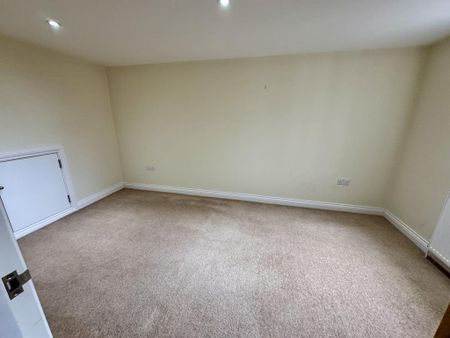 2 bedroom maisonette to rent - Photo 3