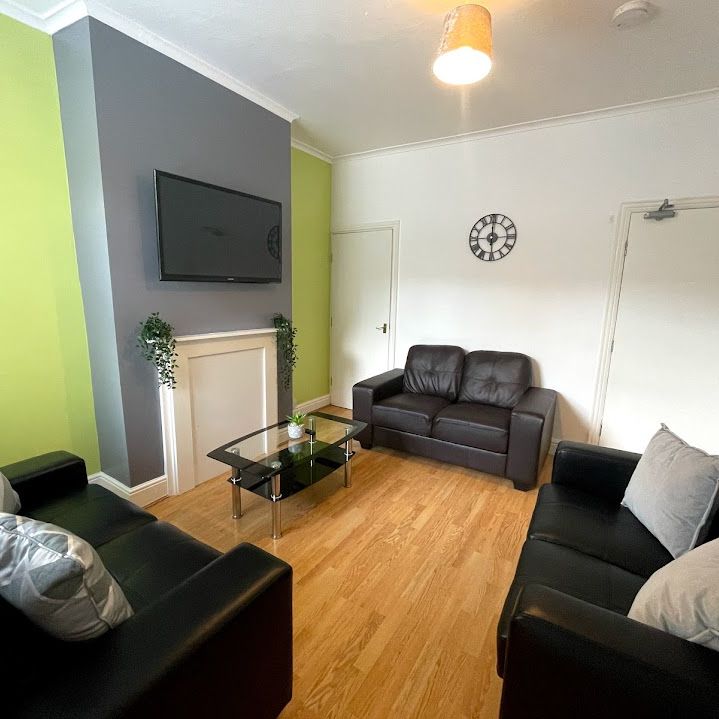 3 Bedrooms, 19 Carmelite Road – Student Accommodation Coventry - Photo 1