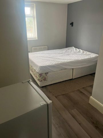Studio Flat, Northborough Road, SW16 - Photo 4