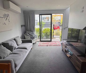 CITY CENTRE - TWO BEDROOM CENTRAL TOWNHOUSE WITH TWO BATHROOMS - Photo 3