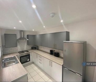 1 bedroom in a house share to rent - Photo 6