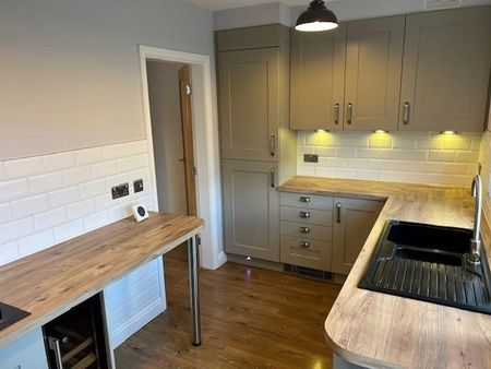 2 bedroom terraced house to rent - Photo 2