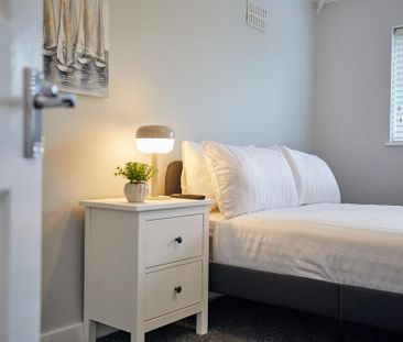 5 bedroom semi-detached house to rent - Photo 4