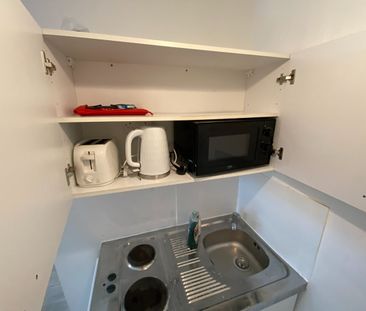 Studio Flat, Bedford Place, BN1 - Photo 4