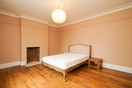 4 bedroom semi-detached house to rent - Photo 3
