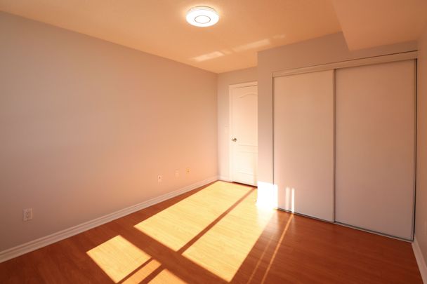 For Lease - 18 Sommerset Way Unit# 1105, Toronto, Ontario - Photo 1