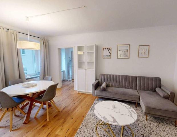 Einziehen und Wohlfühlen: Möblierte 2-Zimmer-Wohnung mit EBK in Berlin-Moabit - Photo 1