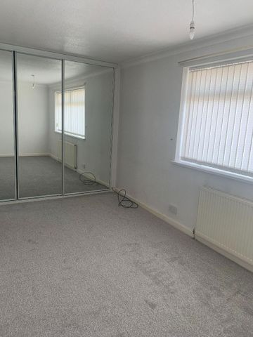 2 bedroom semi-detached house to rent - Photo 4