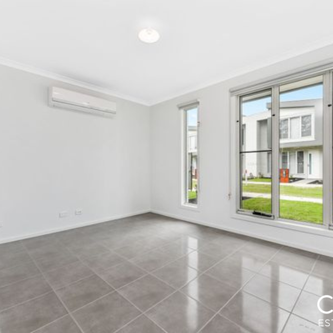 5 Pebblebeach Path, Cranbourne - Photo 1