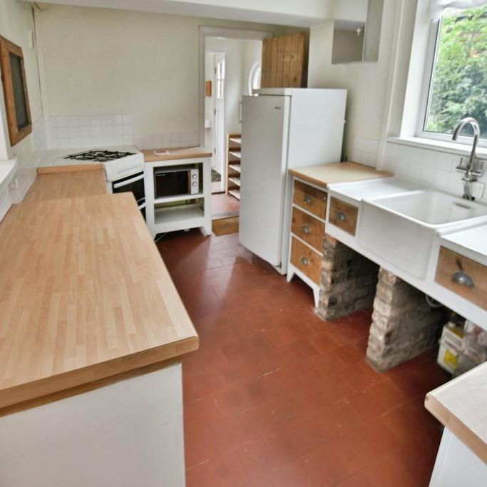 3 bedroom semi-detached house to rent - Photo 1