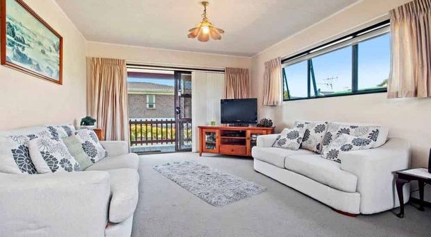 Premium Location - Ideal Rental in Pukekohe - Photo 1