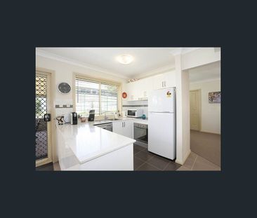 3 Bedroom 2.5 Bathroom + 2 Garage available for rent - Photo 3