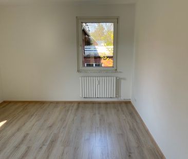Renovierte 2-Zimmer-Wohnung mit Tageslichtbad in Herne-Wanne-Süd zu... - Foto 1
