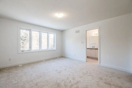 Condo Townhouse For Lease | S9052425 - Photo 3