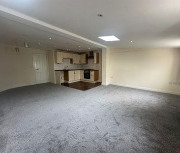 High Street Fareham Unfurnished - Photo 3