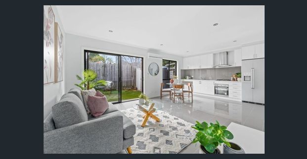 Modern, Bright & Perfectly Positioned - Photo 1