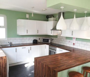 6 bedroom terraced house to rent - Photo 3