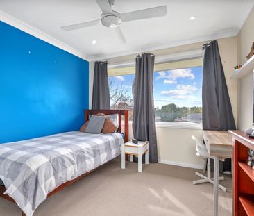 COMFORT & QUIET IN KINGSWOOD! - Photo 2