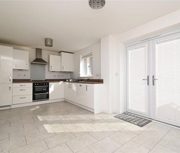3 bedroom semi-detached house to rent - Photo 4