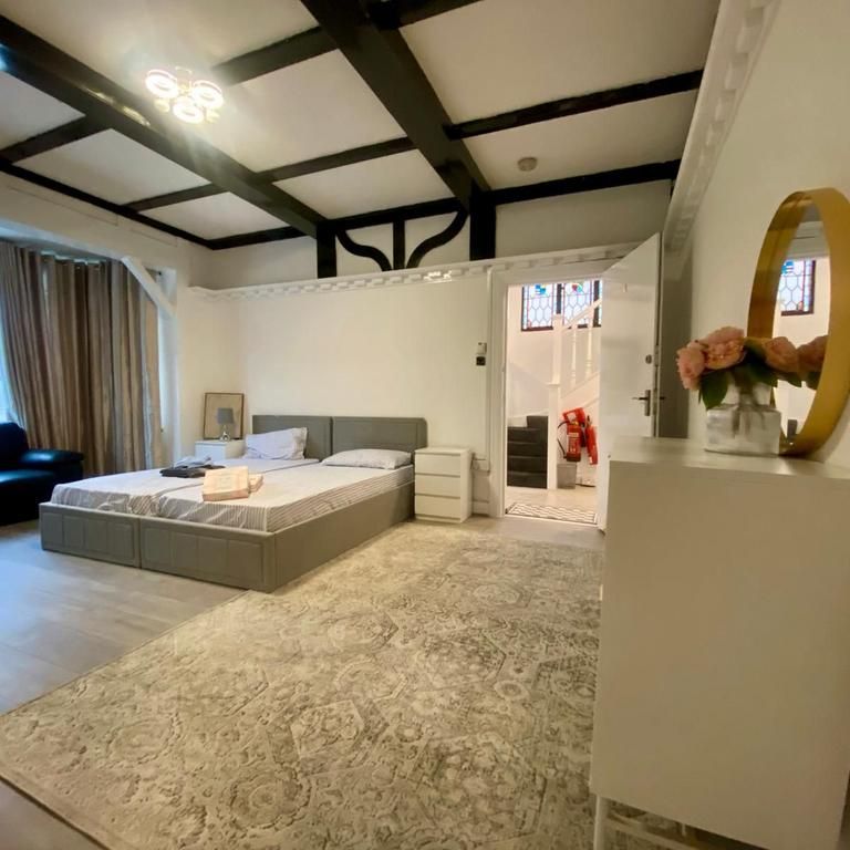 1 bedroom in a house share to rent - Photo 1