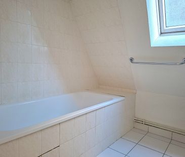 À LOUER – T1 bis en DUPLEX – TOURS LES HALLES • Réf. GI-BR-G0788 - Photo 5