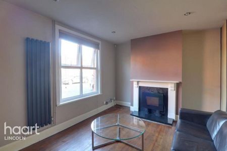 2 bedroom end of terrace house to rent - Photo 2