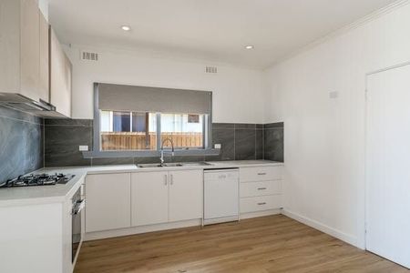 Neat and Tidy Three Bedroom Home! - Photo 3