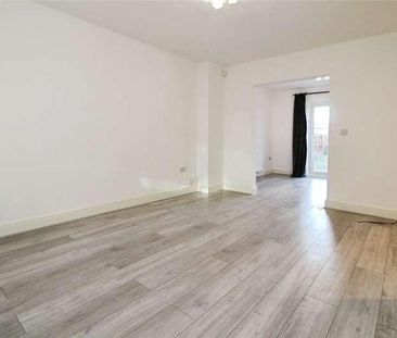 North Weald Close, Hornchurch, Essex, RM12 - Photo 2