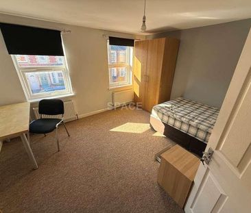 Grange Avenue, University, RG6 - Photo 4