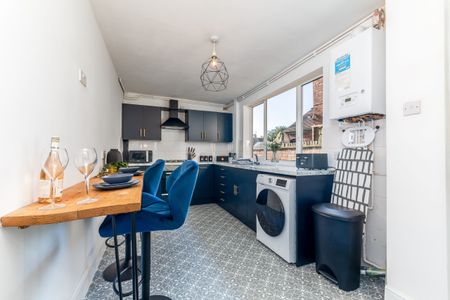 Room 4 – Nuneaton - Photo 4