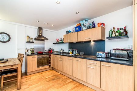 2 bedroom apartment to rent - Photo 4