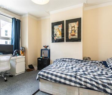 4 bedroom terraced house to rent - Photo 1