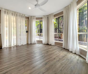 Spacious High Set Family Home with Multiple Living Areas & Moreton ... - Photo 2