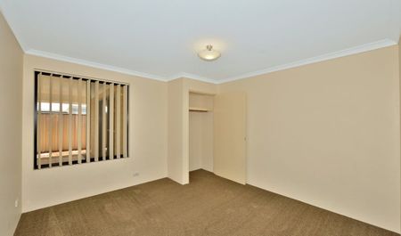 Immaculate, spacious and within walking distance to the river! - Photo 5
