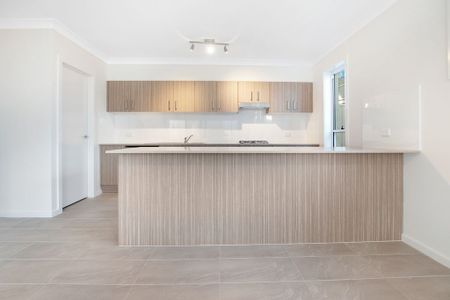 Your Perfect Retreat Awaits: Spacious House for Rent in Shell Cove! - Photo 4