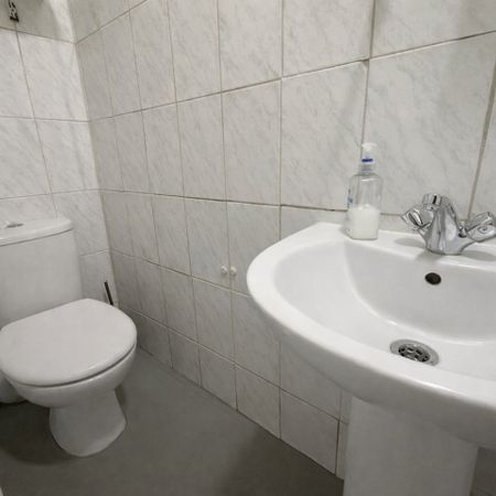 1 Bed Flat, Barking Road, E6 - Photo 4