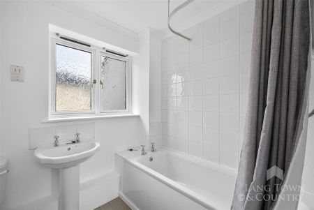 3 bedroom terraced house to rent - Photo 3