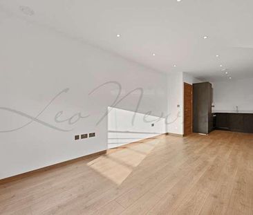 Ac Court, Harvest Lane, Thames Ditton, KT7 - Photo 3