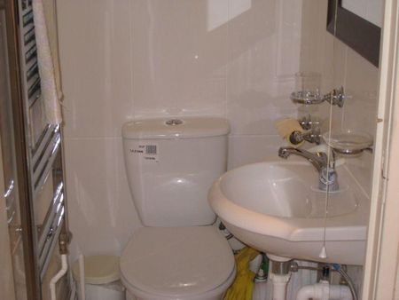 3 bedroom flat to rent - Photo 5