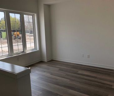 For Lease - 7 Heswall Lane, Newmarket, Ontario - Photo 1