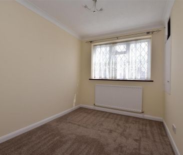 5 bedroom detached house to rent - Photo 4