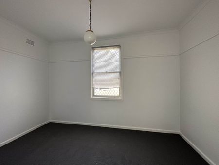 THREE BEDROOM HOME - Photo 4