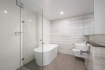 City View I Light & Sunny I Pool & Gym - Photo 5